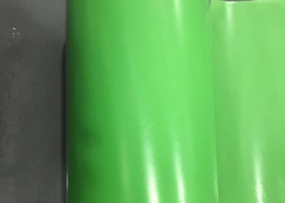 ฟิล์ม HDPE ขาวเรียบ มีความแข็งแรงในการดึงผ่านแสงที่ต่ํา และผิวที่ระบาย